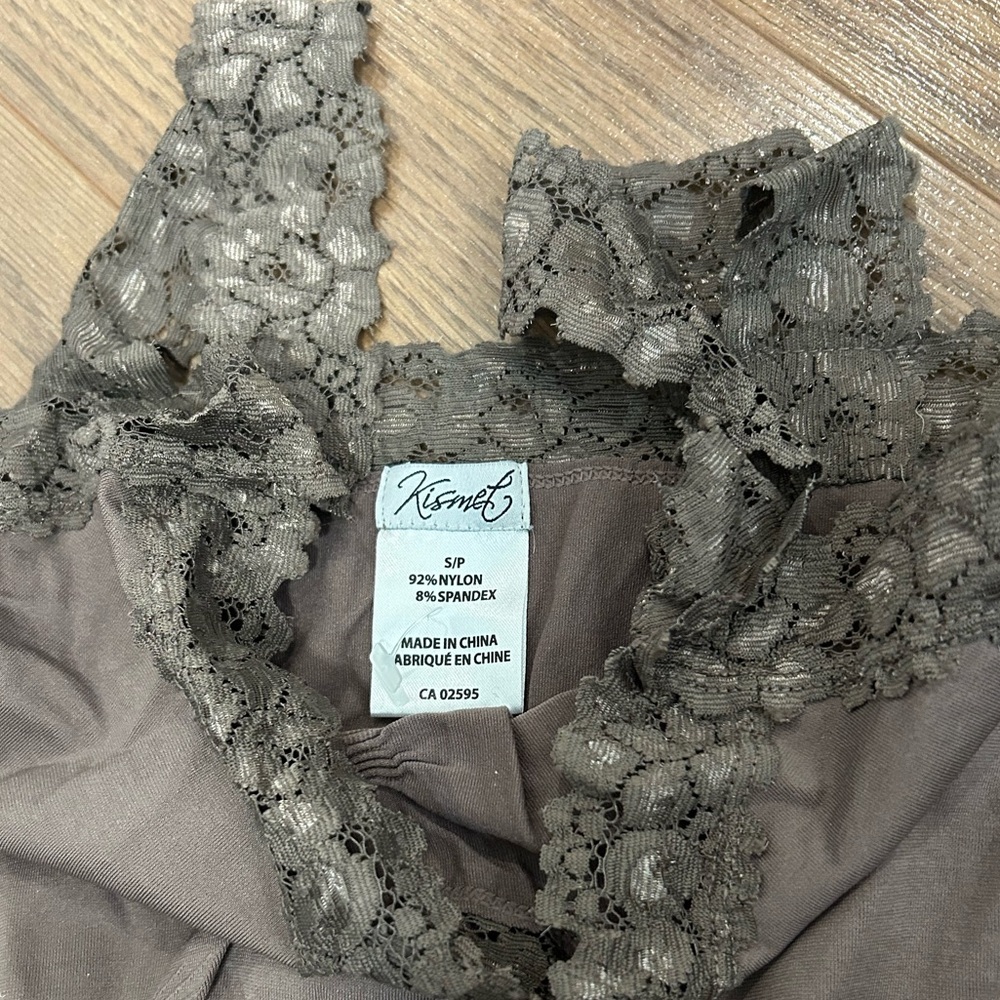 COPY - Kismet body on tank top with lace - Picture 2 of 3